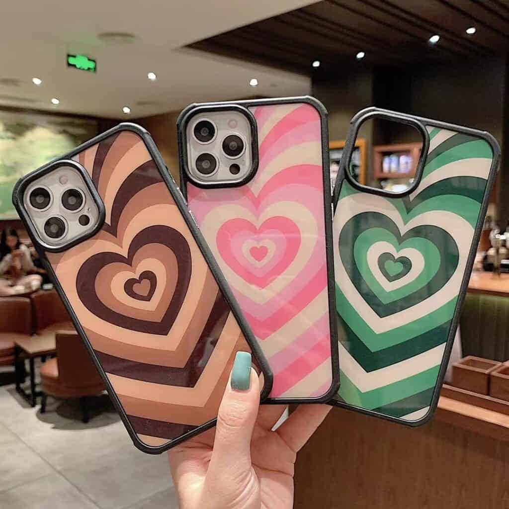 iphone brown heart phone case (1)