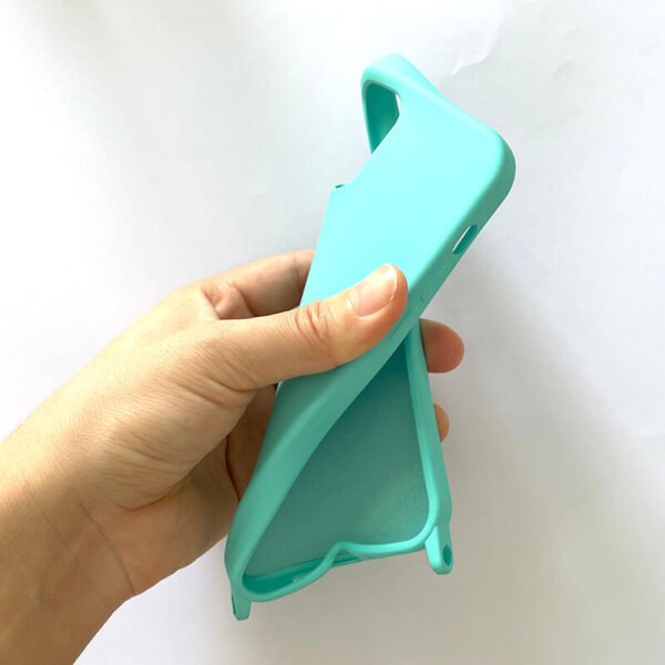 hanging cord silicone detachable phone case with hook (1)